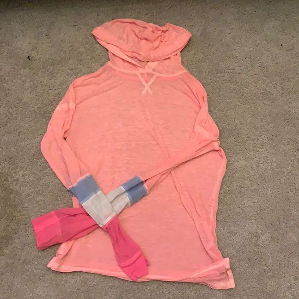 Really cool comfy pink longsleeve shirt striped!